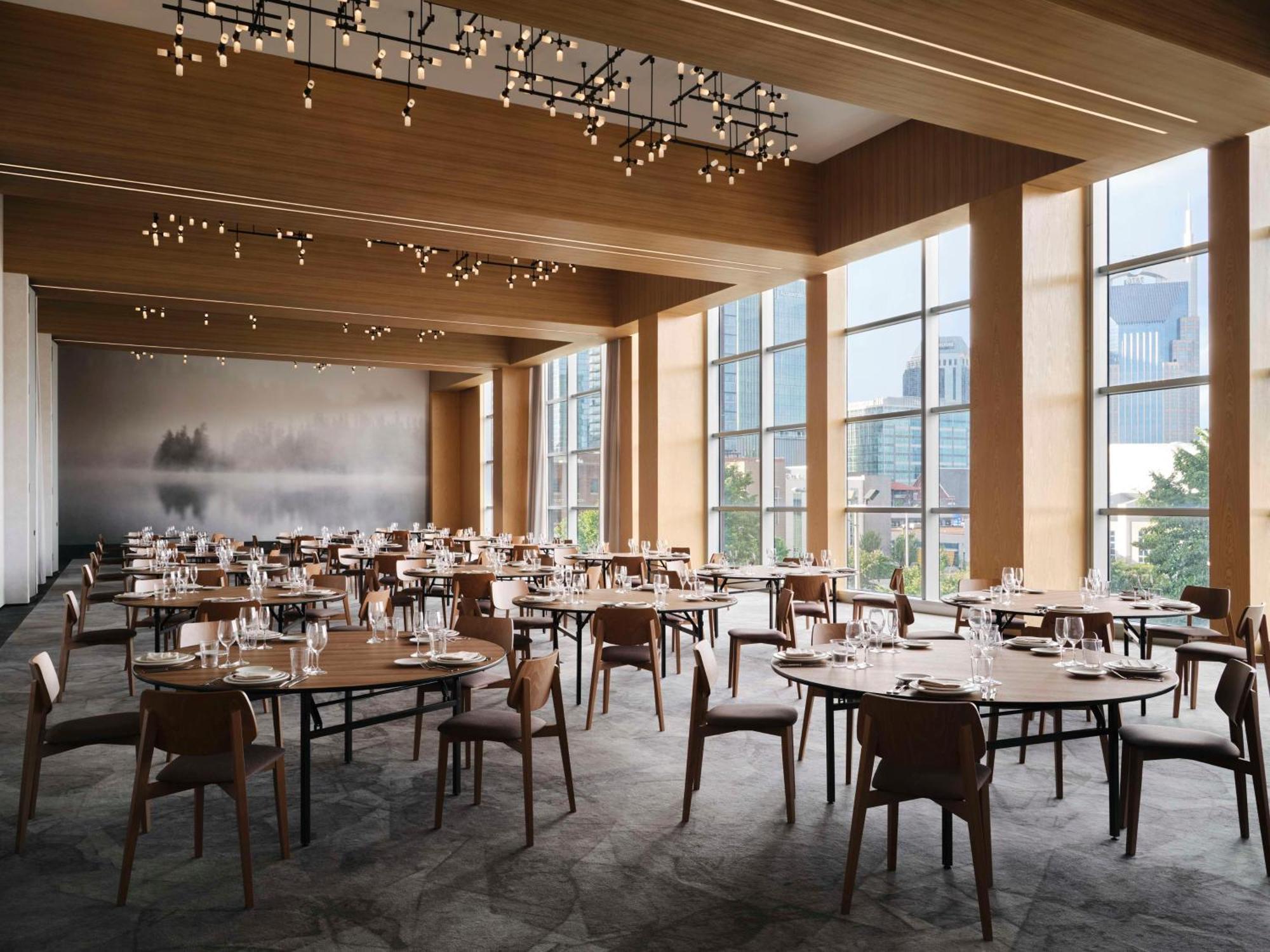 Embassy Suites By Hilton Nashville Downtown Экстерьер фото